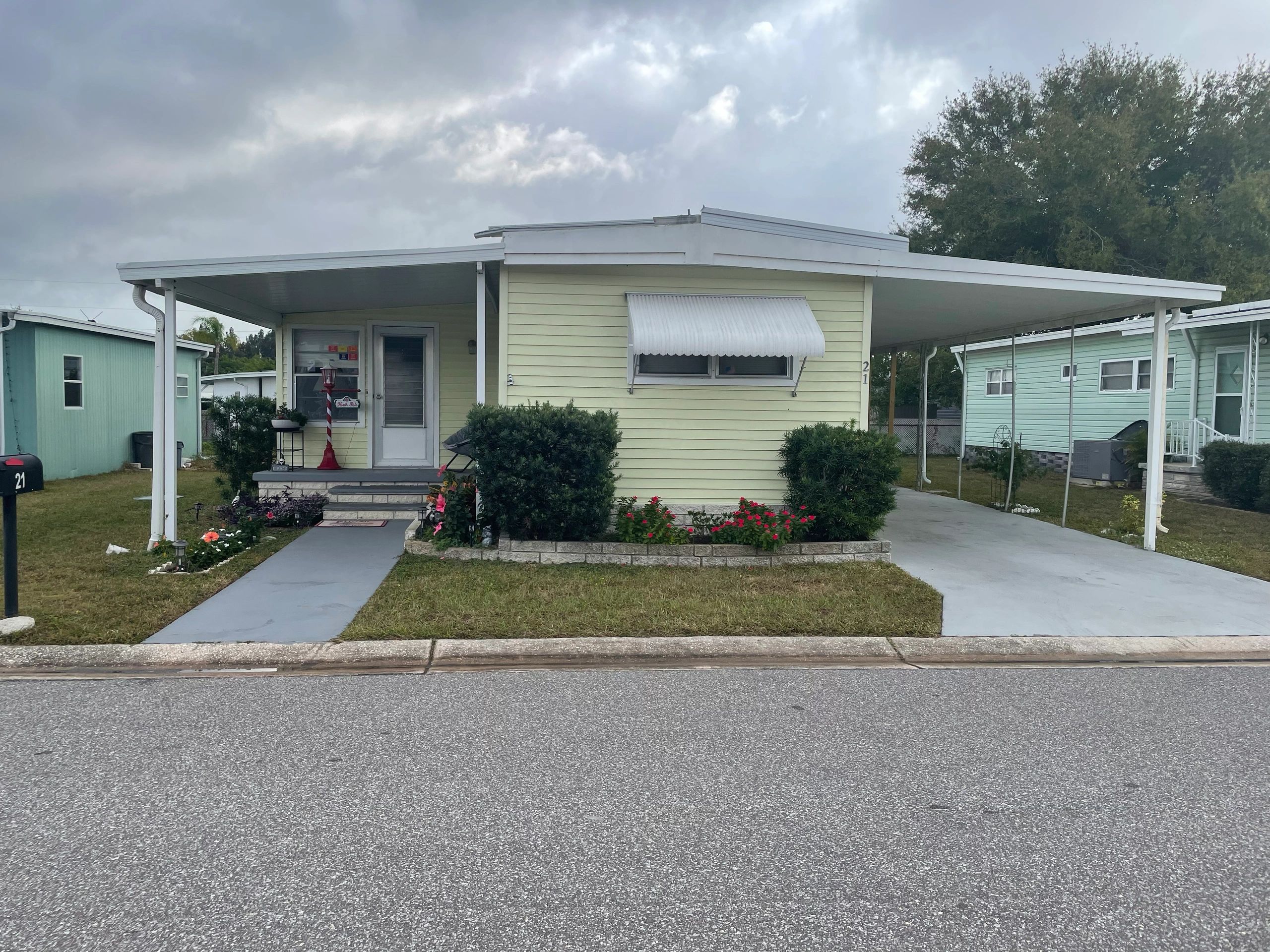 Down Yonder - 40 Plus Park Lot 21
